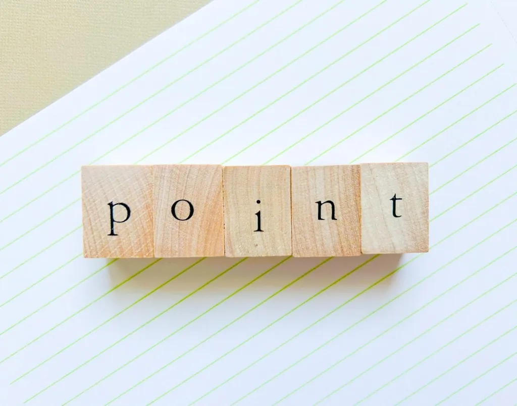 「point」と書かれた木製のブロック